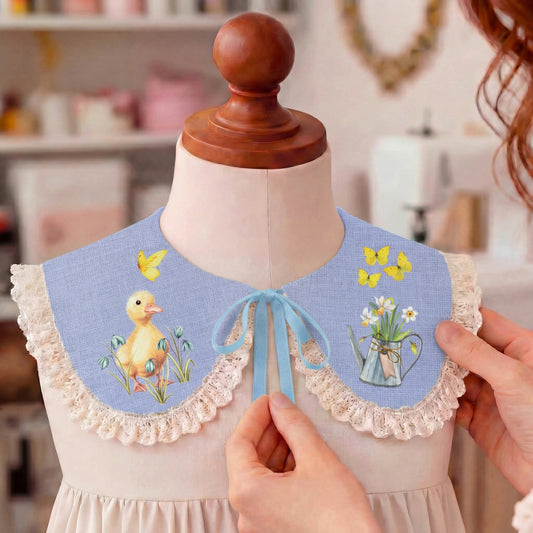 Colletto in lino lilla per bambina con stampa illustrata primaverile