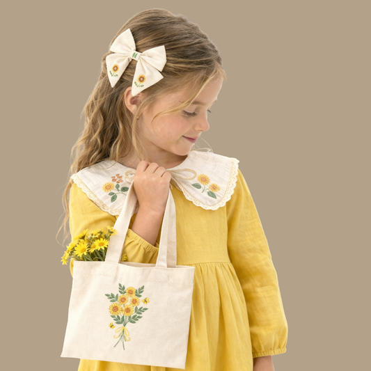 Natural linen coordinated set for girls – Embroidered collar, shopper bag and 2 sunflower bows, handmade in Italy