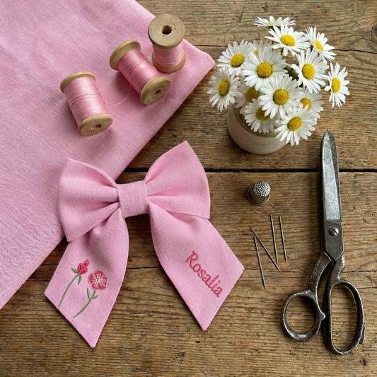 Personalised linen bow with embroidered customer name